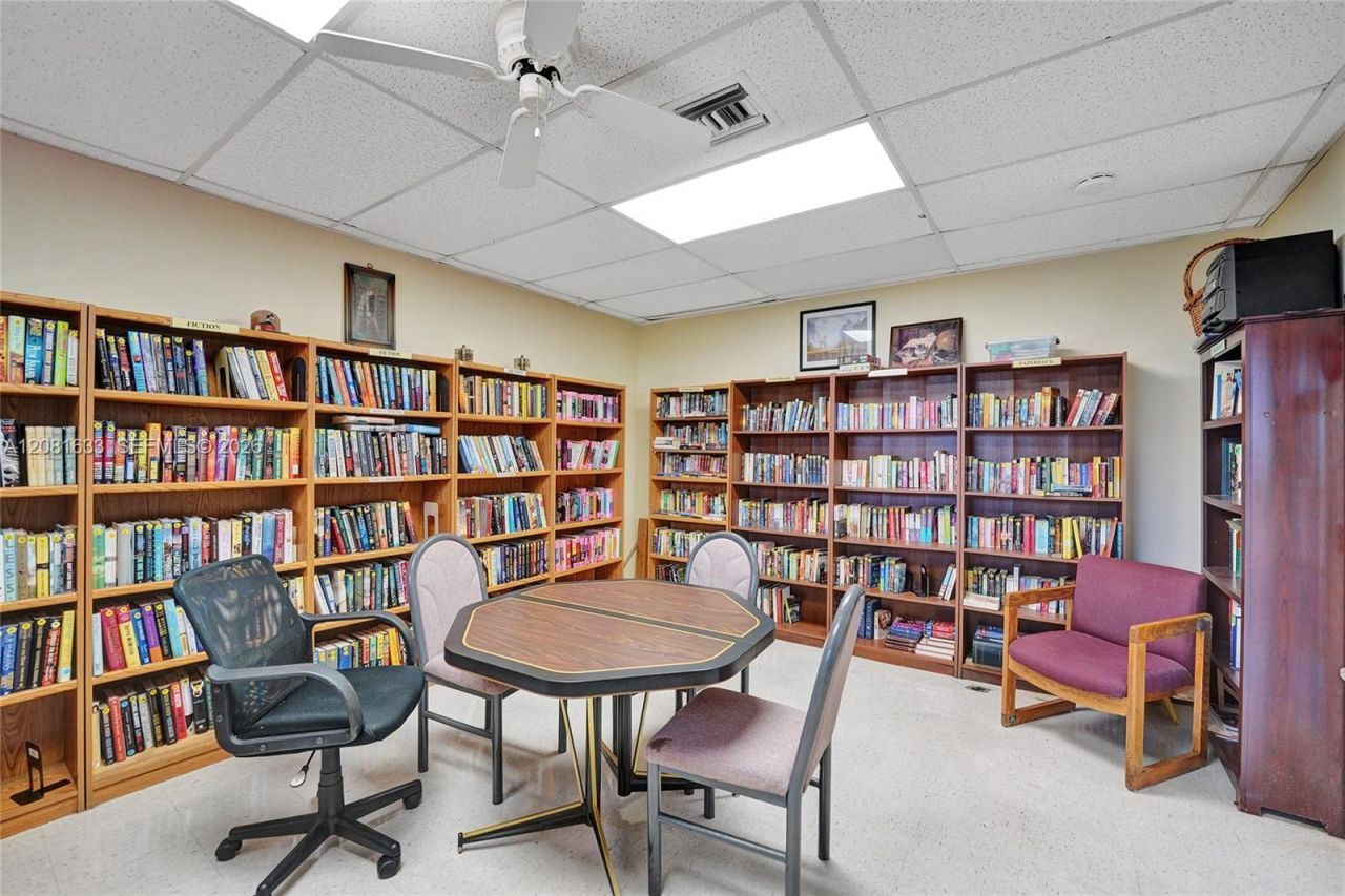 5300 Washington St, Unit V308, Hollywood, FL 33021 Photo