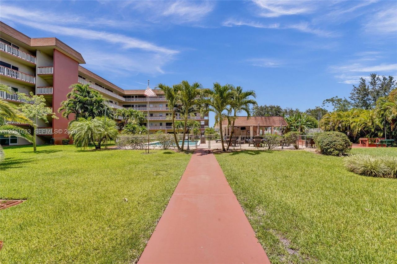 5300 Washington St, Unit V308, Hollywood, FL 33021 Photo