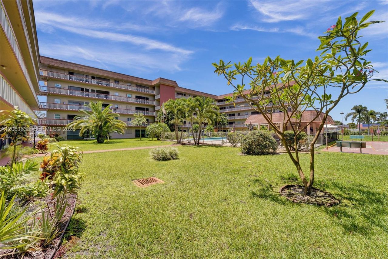 5300 Washington St, Unit V308, Hollywood, FL 33021 Photo