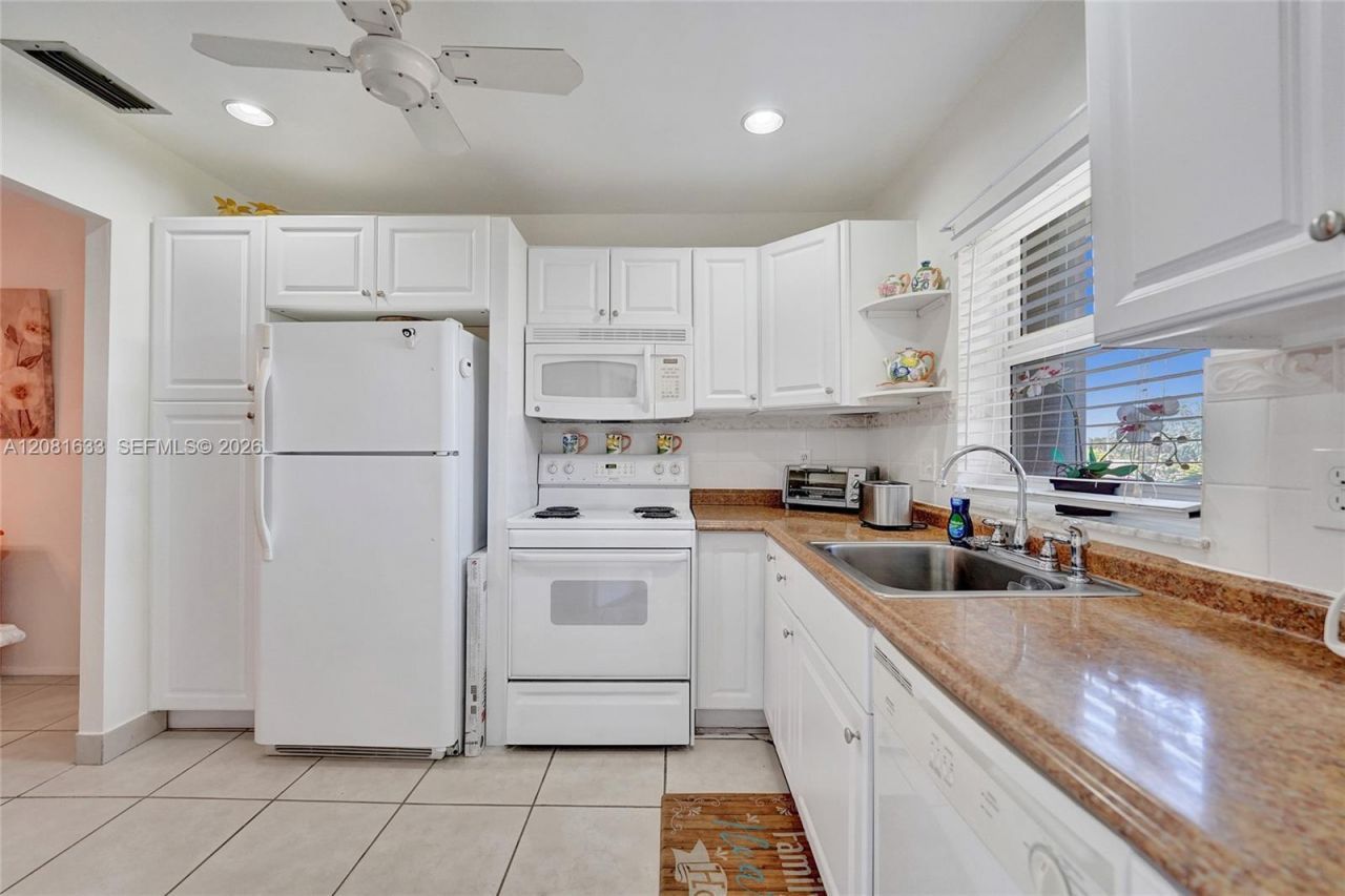 5300 Washington St, Unit V308, Hollywood, FL 33021 Photo