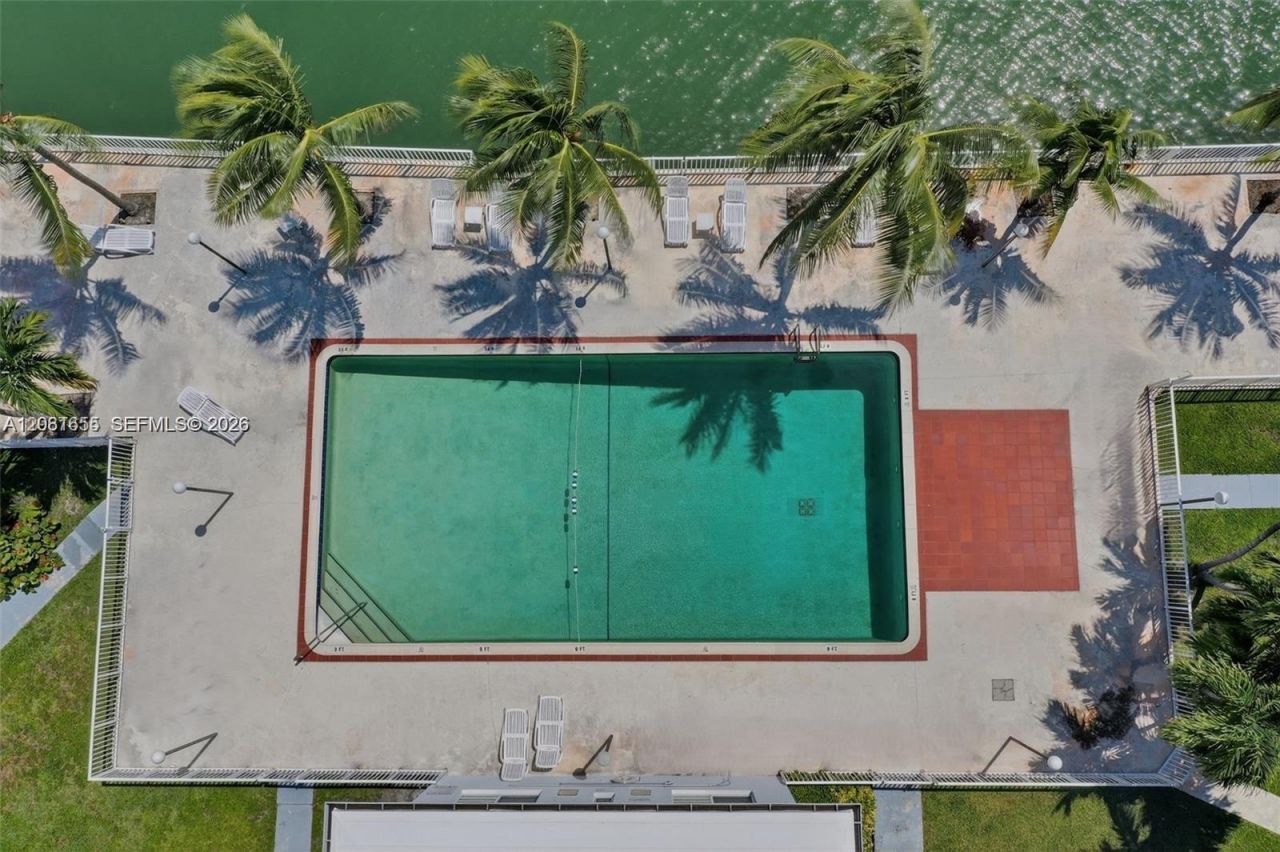 7207 Bay Dr, Unit 25, Miami Beach, FL 33141 Photo