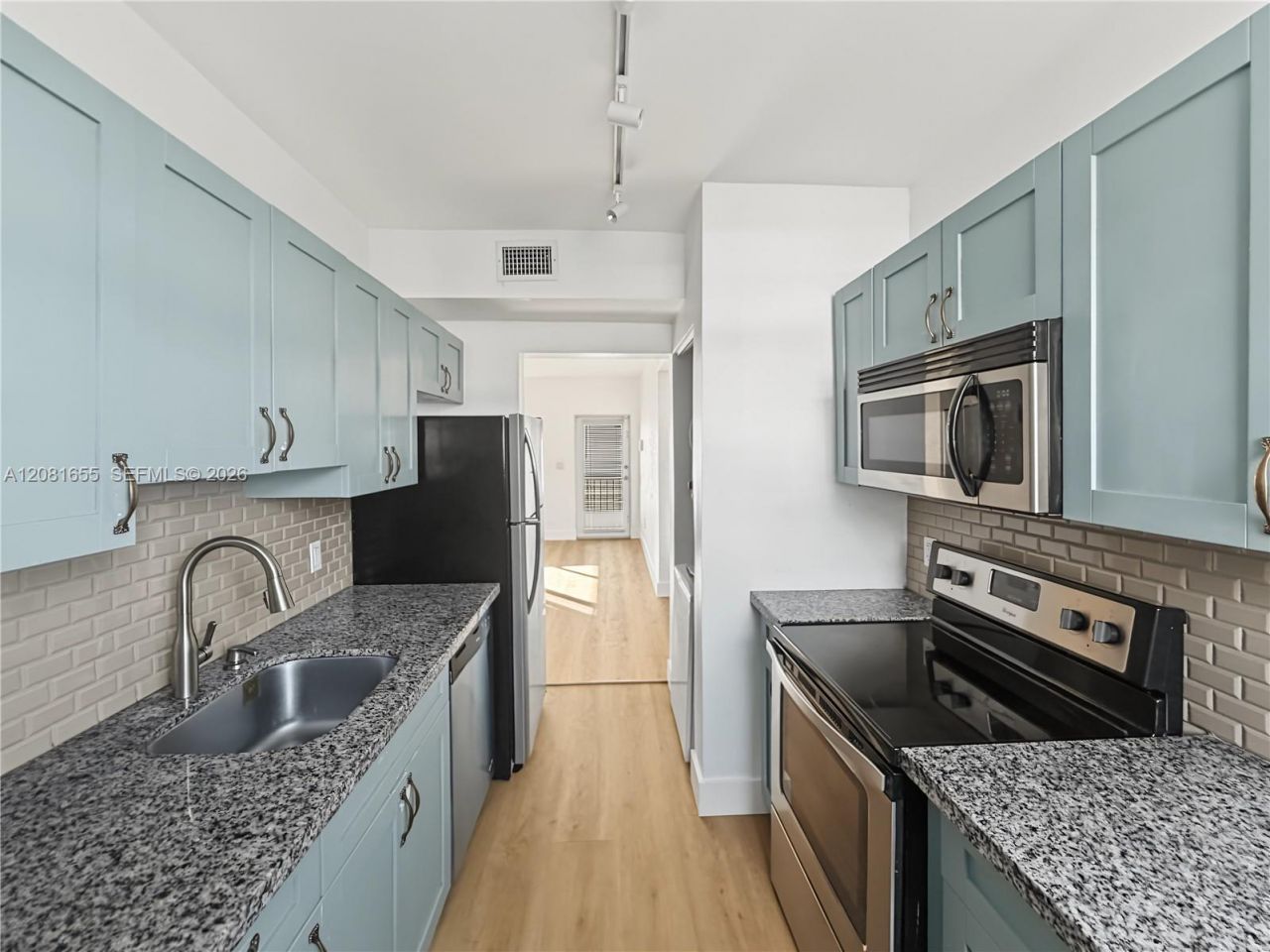 7207 Bay Dr, Unit 25, Miami Beach, FL 33141 Photo