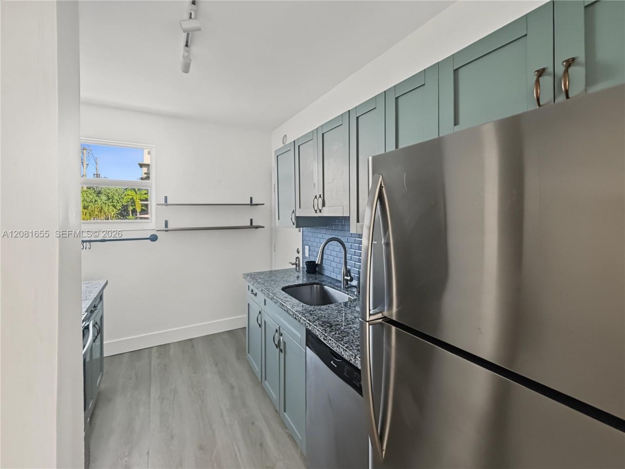 7207 Bay Dr, Unit 25, Miami Beach, FL 33141 Photo