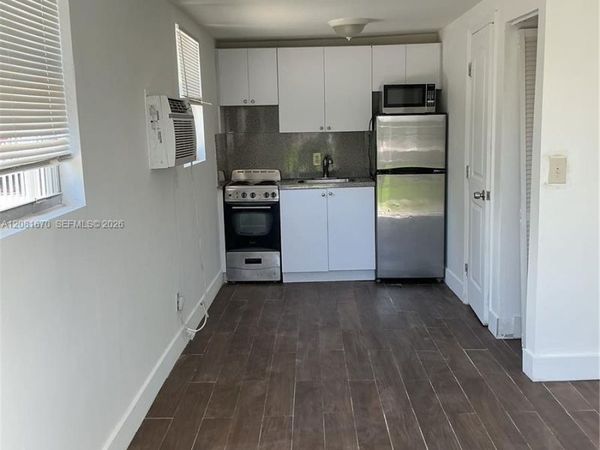 2222 Van Buren St , Unit 28, Hollywood, FL 33020