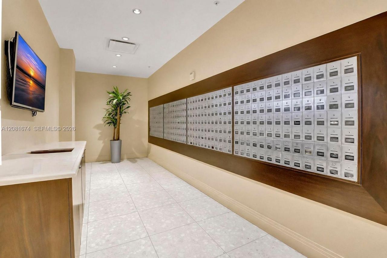 3801 S Ocean Dr, Unit 8A, Hollywood, FL 33019 Photo