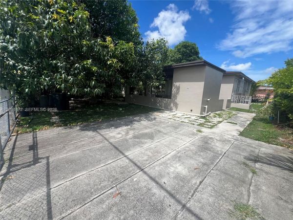1190 NW 135th St , North Miami, FL 33168