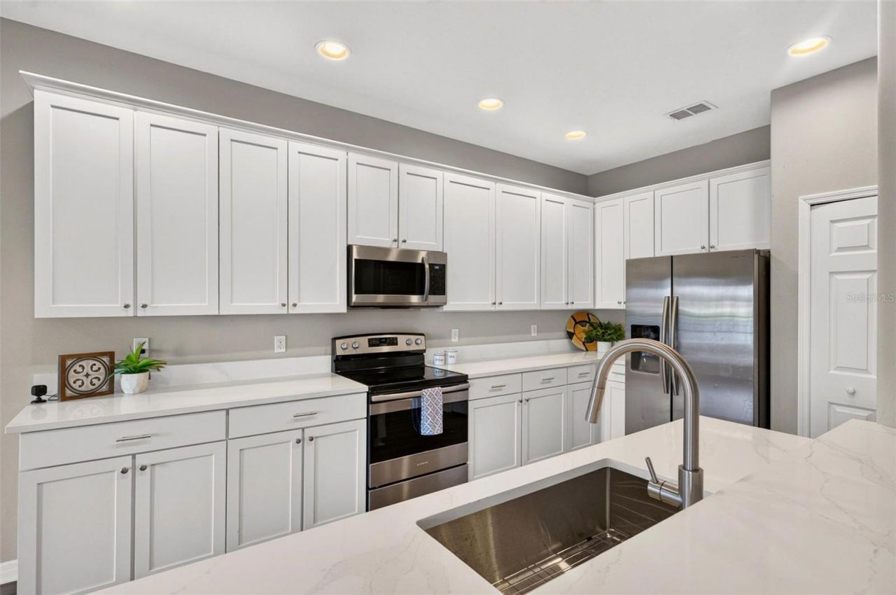 13356 Phoenix Drive, Orlando, FL 32828 Photo