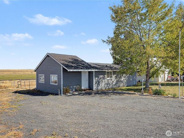 3986 Road 20 NE, Soap Lake, WA 98851