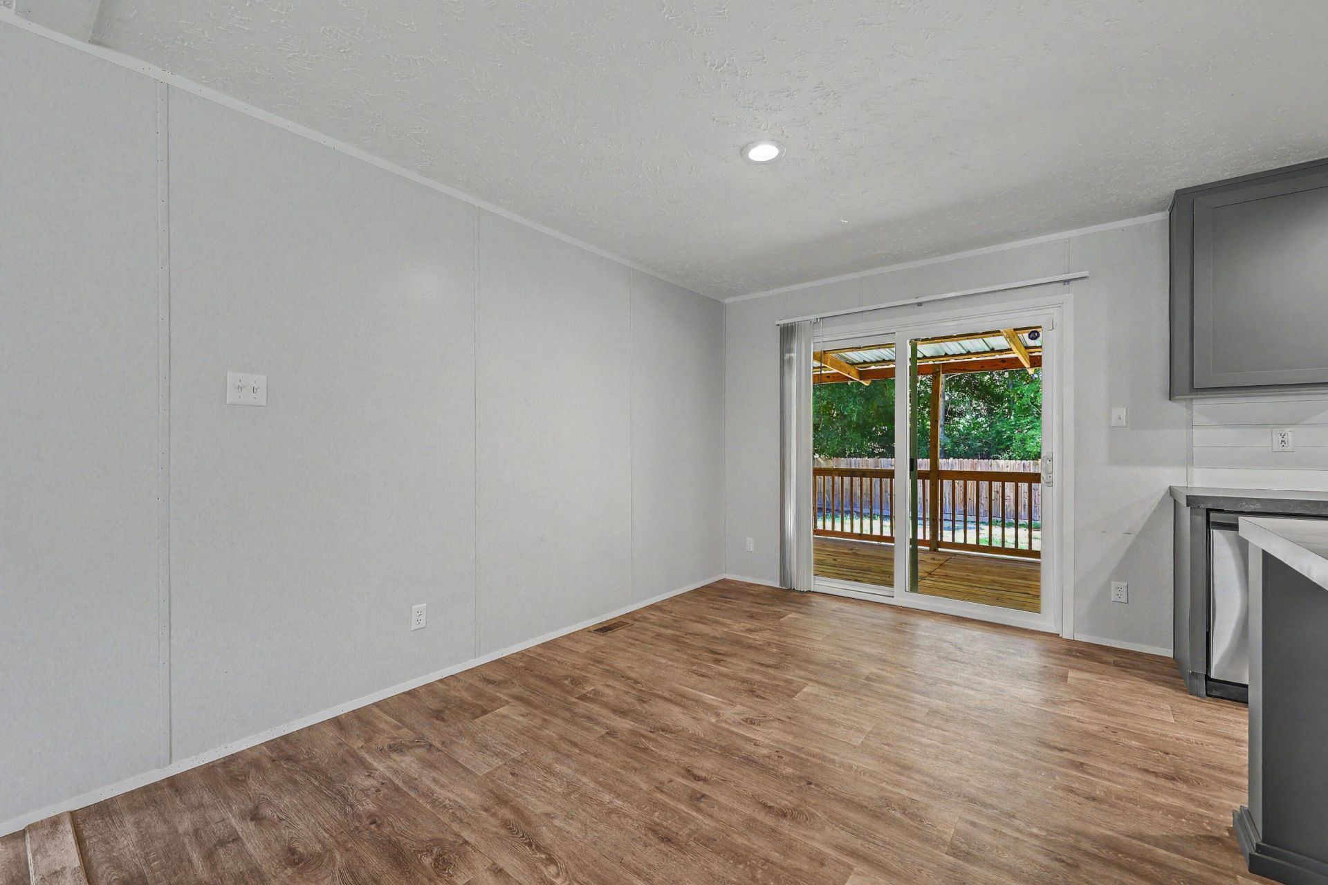 714 Rosa Place Photo 9