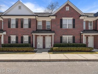 53216 Manchester Avenue , Shelby Township, Mi 48316