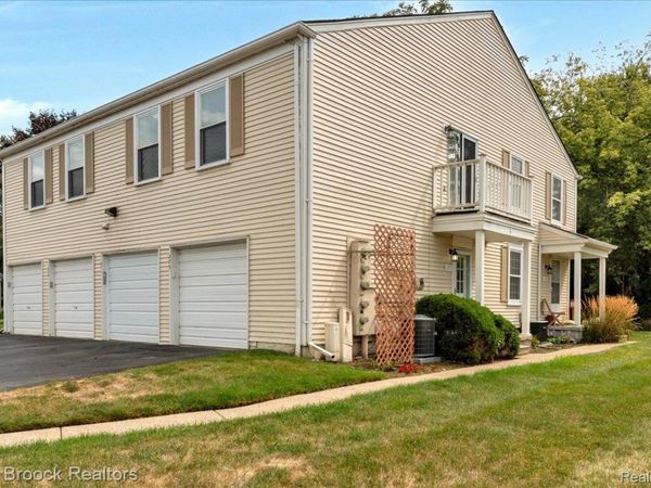 273 Inlet Court , Walled Lake, Mi 48390