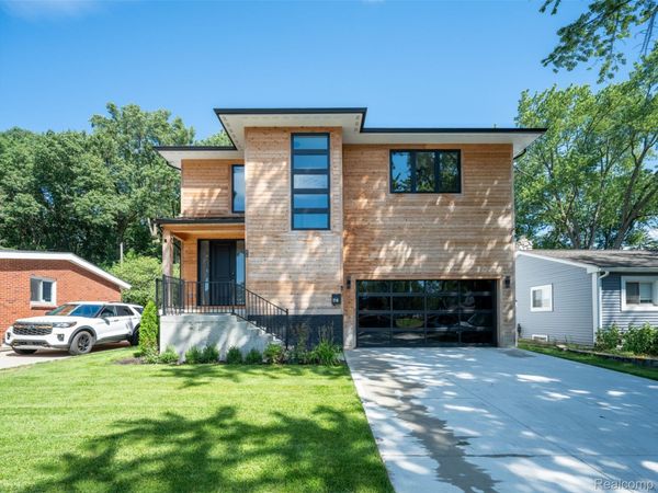 216 W Bloomfield Avenue, Royal Oak, Mi 48073