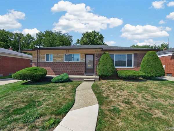 28371 Los Olas Drive , Warren, Mi 48093