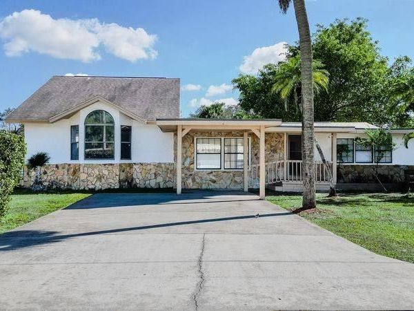 599 Carolina AVE , FORT MYERS, FL 33905