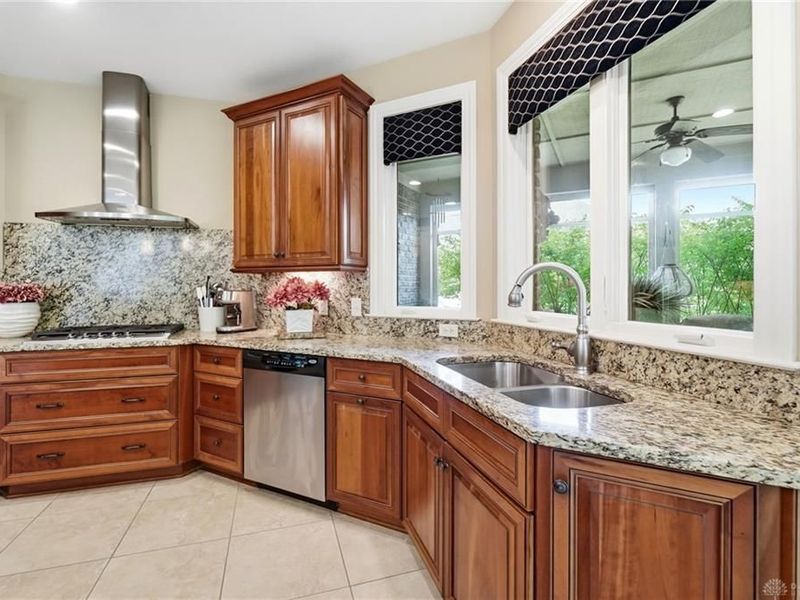 10842 Mariam Lane, Washington Township, OH 45458 Photo 17