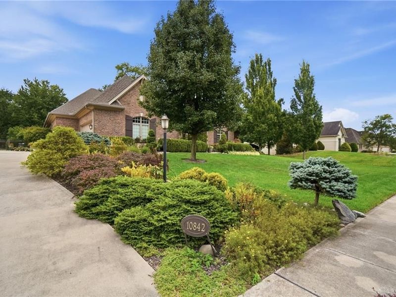 10842 Mariam Lane, Washington Township, OH 45458 Photo 3