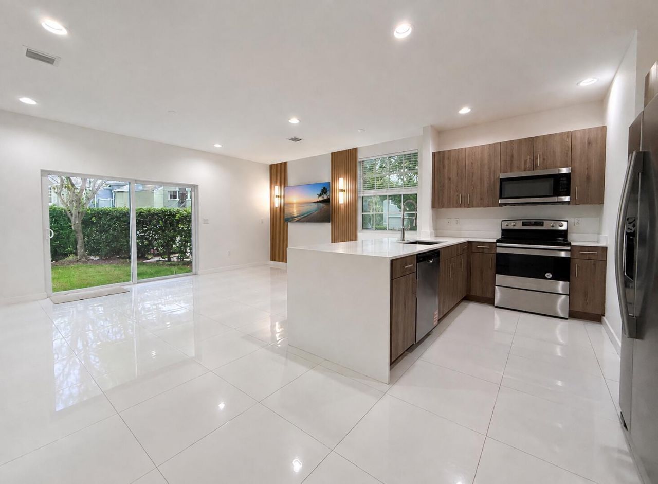 1030 Crystal Way, Unit 104, Delray Beach, FL 33444 Photo