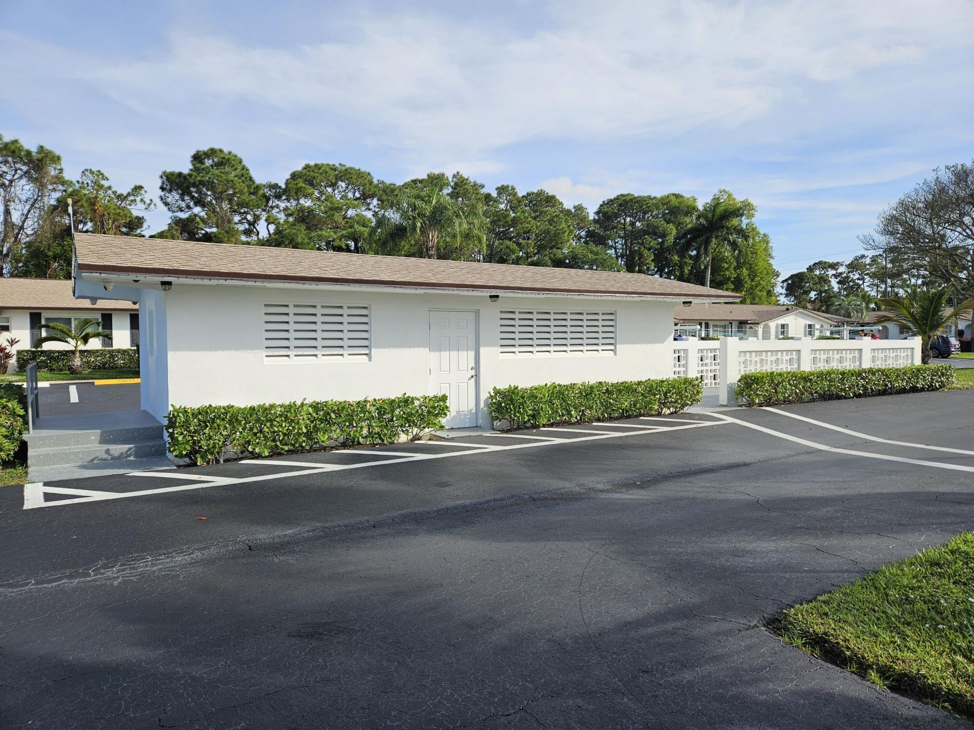 2920 Crosley Drive E, Unit B, West Palm Beach, FL 33415 Photo