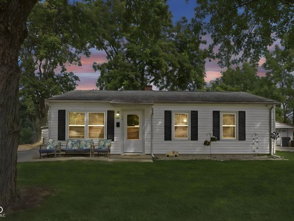 40 North Drive, Mooresville, IN 46158