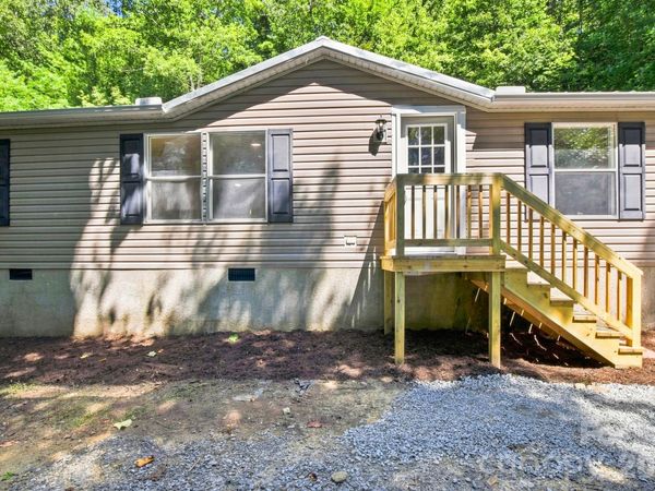 190 Pinewood Knoll Drive , Hendersonville, NC 28739