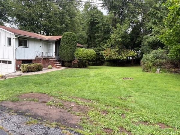 58 Lake Road , Valley Cottage, NY 10989