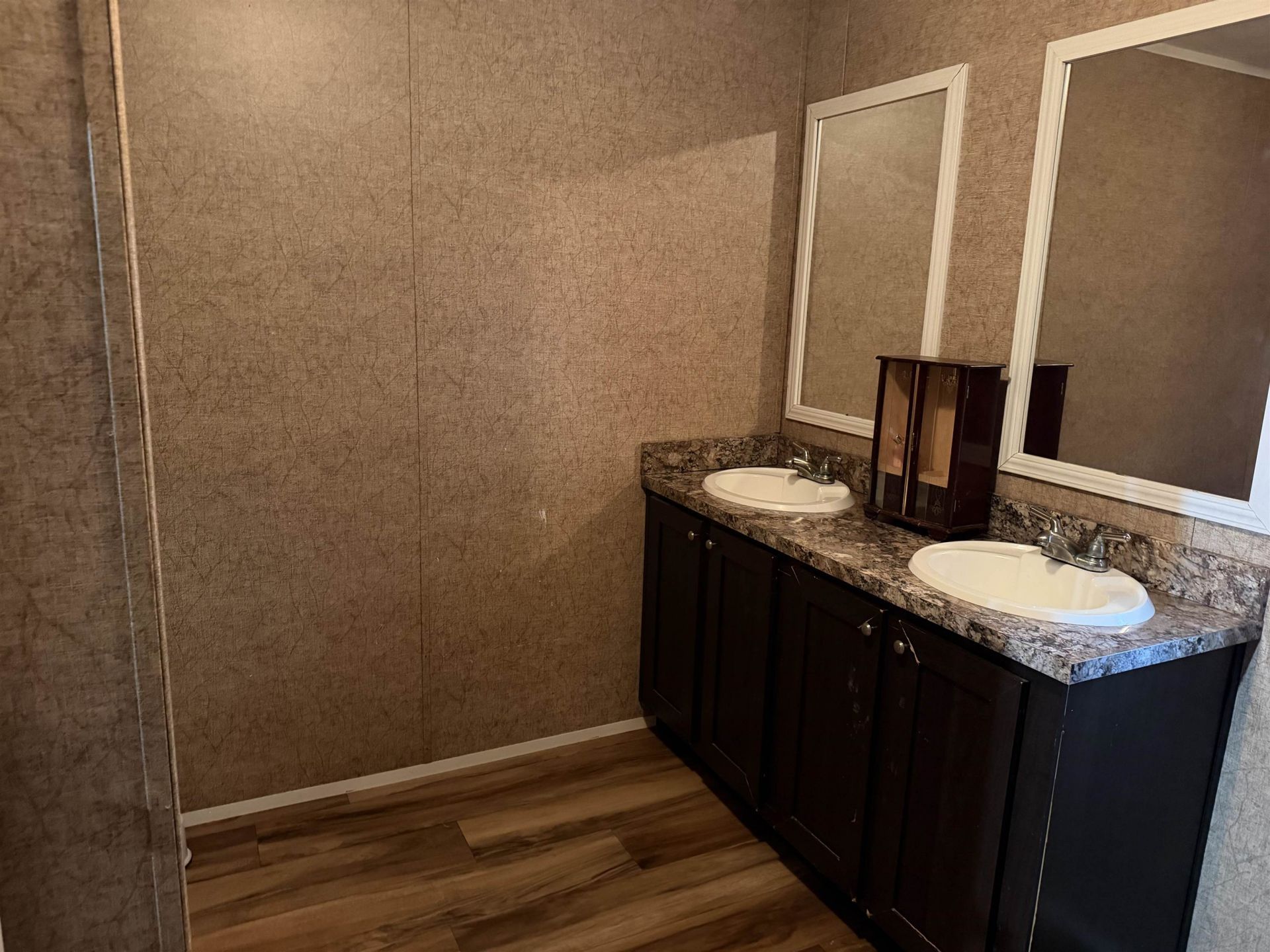 835 Oatland Rd. Photo 12