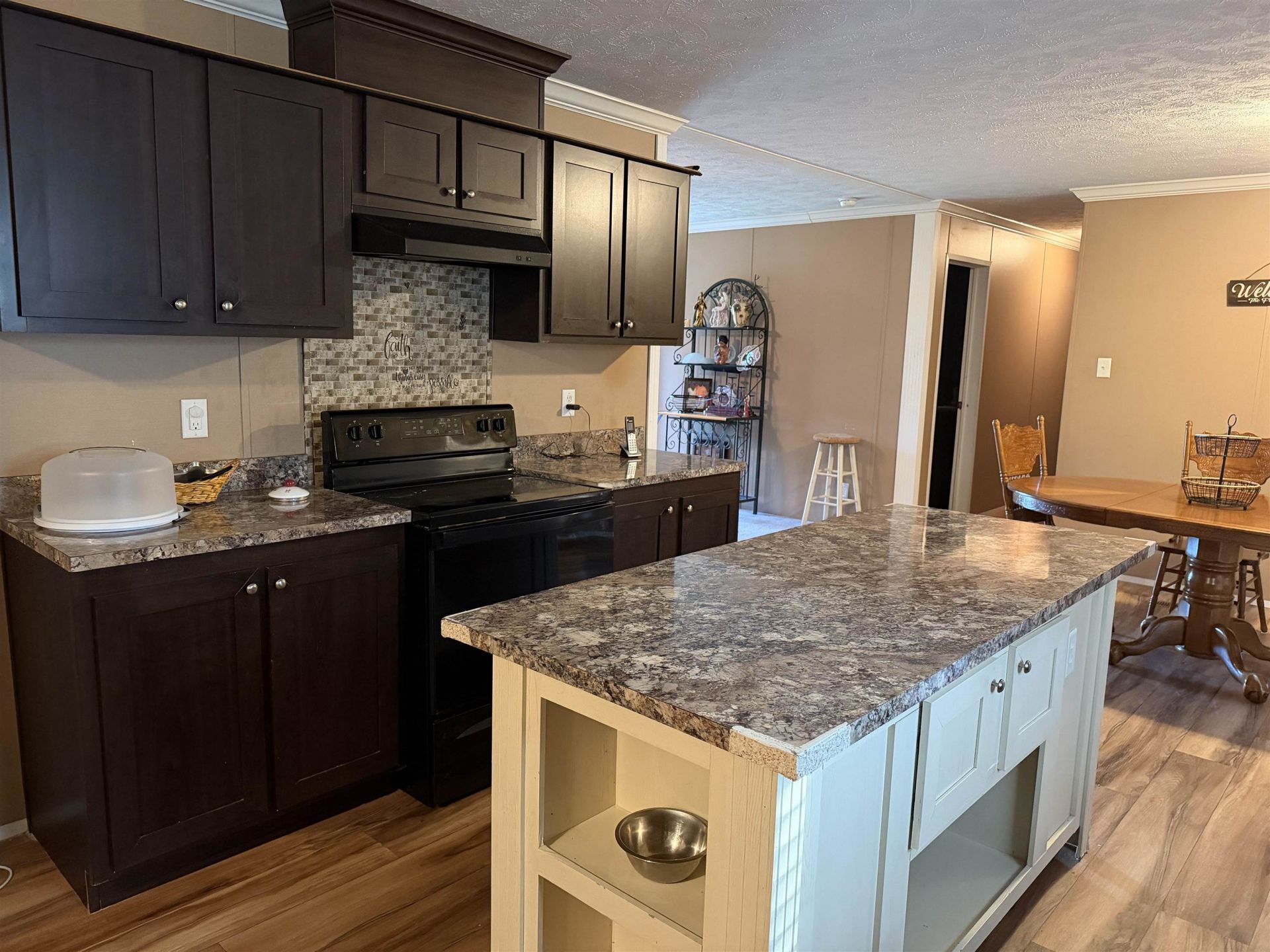 835 Oatland Rd. Photo 7