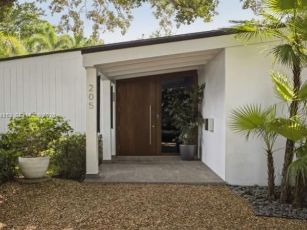 205 S Shore Dr S, Miami, FL 33133