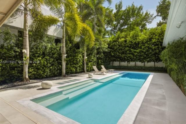 205 S Shore Dr S, Miami, FL 33133 Photo