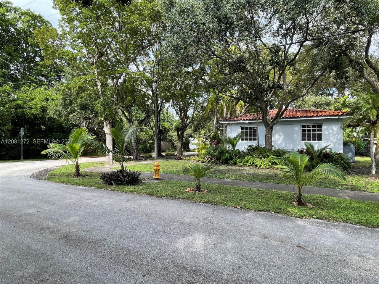 2935 Calusa St , Miami, FL 33133 Photo