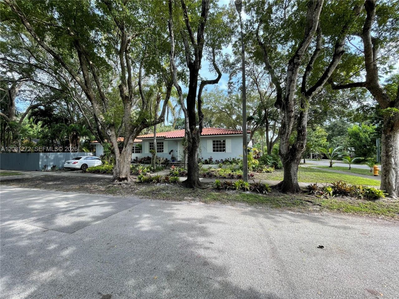 2935 Calusa St , Miami, FL 33133 Photo