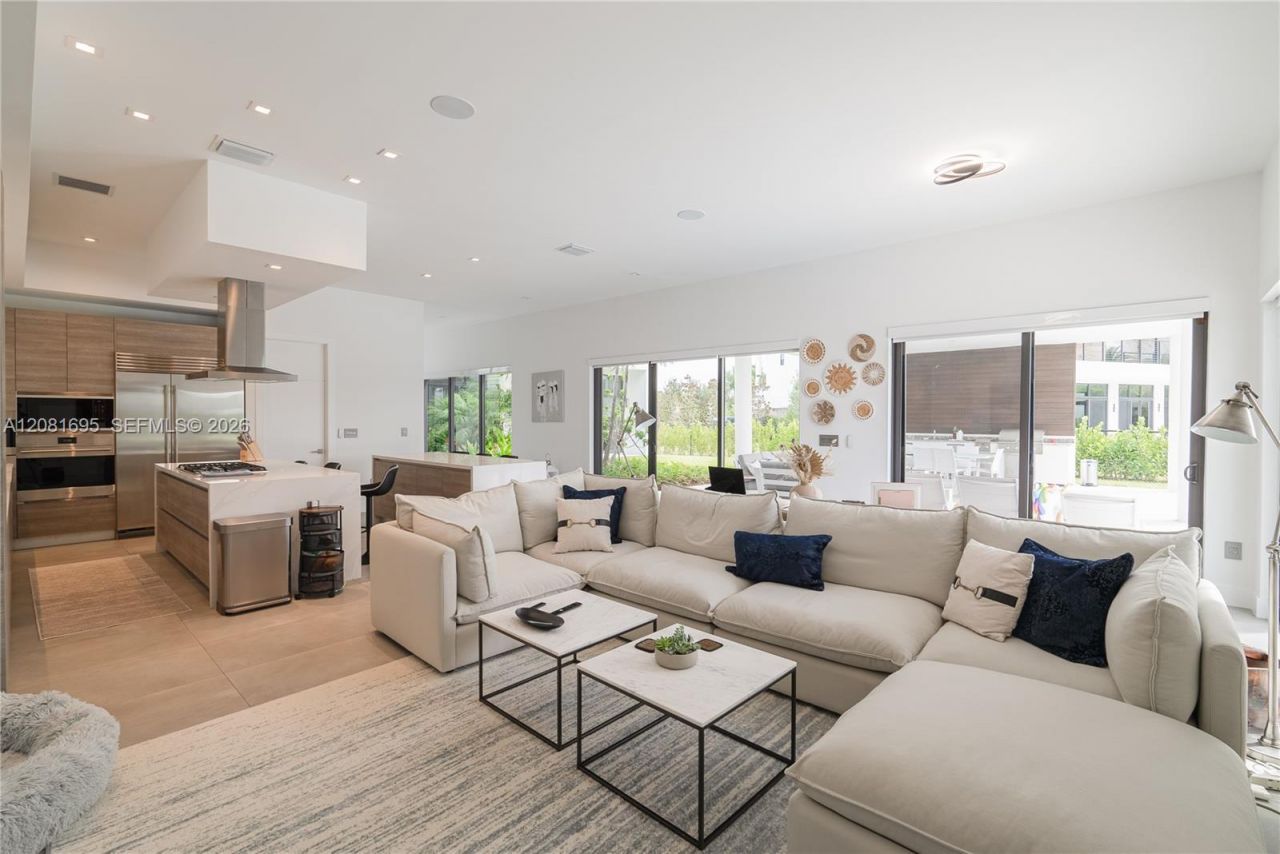 16766 Natures Way, Weston, FL 33326 Photo