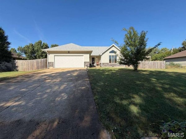 1401 Woodspice Trail , Lebanon, MO 65536