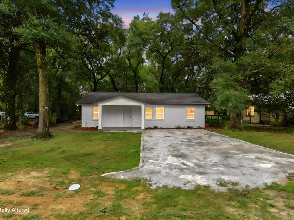 101 W Live Oak Avenue, DeFuniak Springs, FL 32435