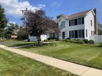 311 Fieldcrest Drive , Algonquin, IL 60102 primary photo
