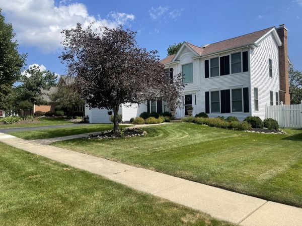 311 Fieldcrest Drive, Algonquin, IL 60102