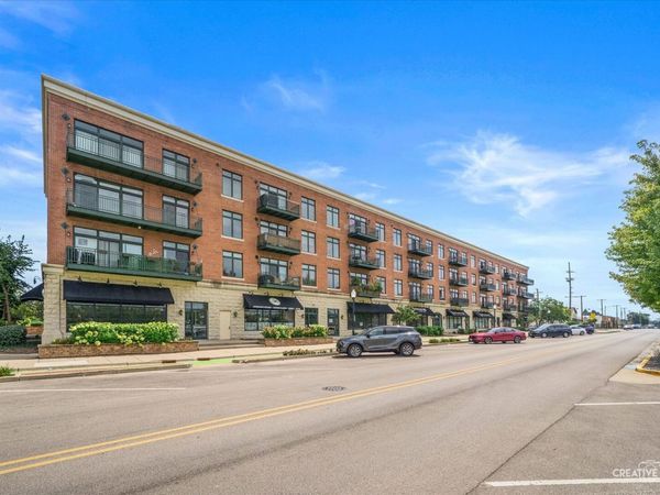 160 S River Street , Unit 206, Aurora, IL 60506