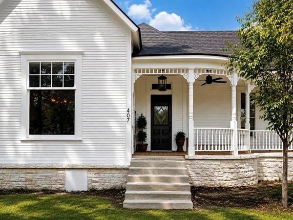 407 W Highland Avenue, Comanche, TX 76442
