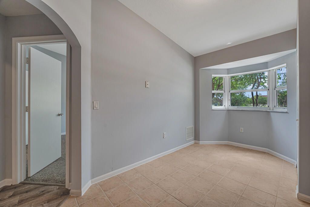 3810 N Jog Road, Unit 204, West Palm Beach, FL 33411 Photo