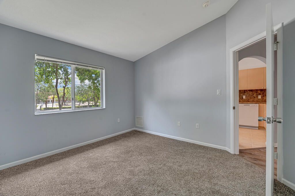 3810 N Jog Road, Unit 204, West Palm Beach, FL 33411 Photo
