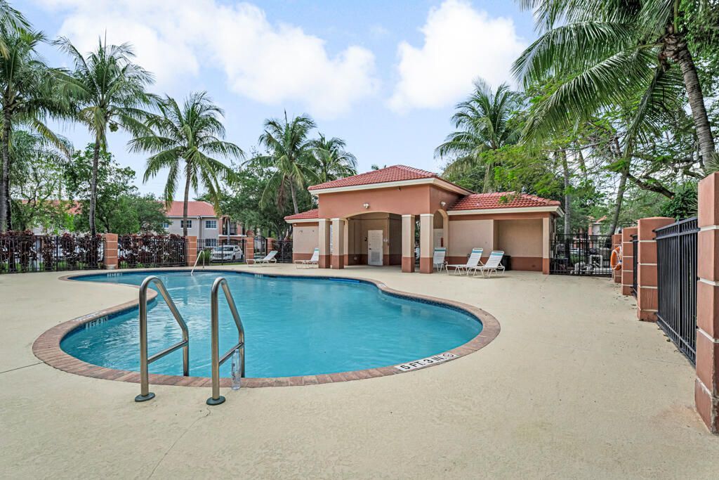 3810 N Jog Road, Unit 204, West Palm Beach, FL 33411 Photo