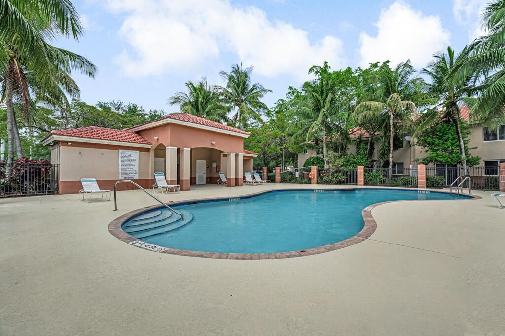 3810 N Jog Road, Unit 204, West Palm Beach, FL 33411 Photo