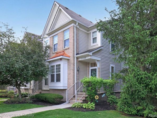 7100 Heron Hills Drive , Wolverine Lake Village, Mi 48390