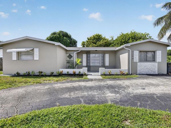 3390 NW 42nd Street , Lauderdale Lakes, FL 33309