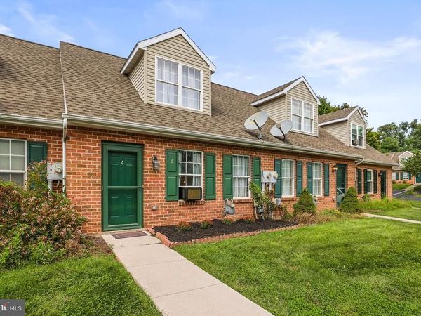4 OXFORD COURT, NEW OXFORD, PA 17350