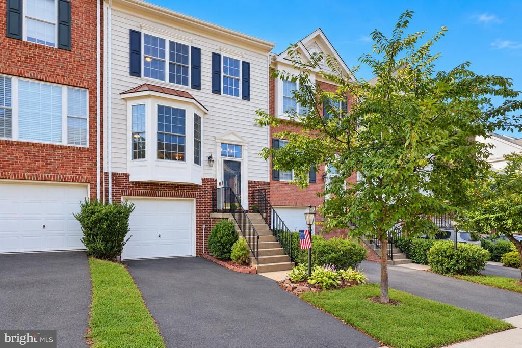 9818 Cheshire Ridge Circle, Manassas, VA 20110 Main Photo