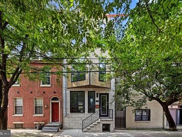 250 MONROE STREET, PHILADELPHIA, PA 19147