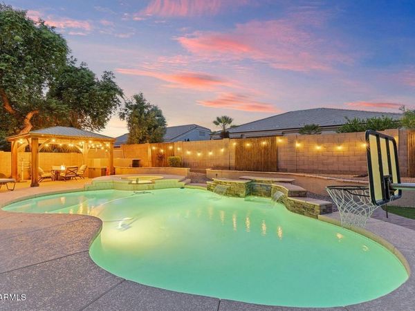 8710 E HOBART Street, Mesa, AZ 85207