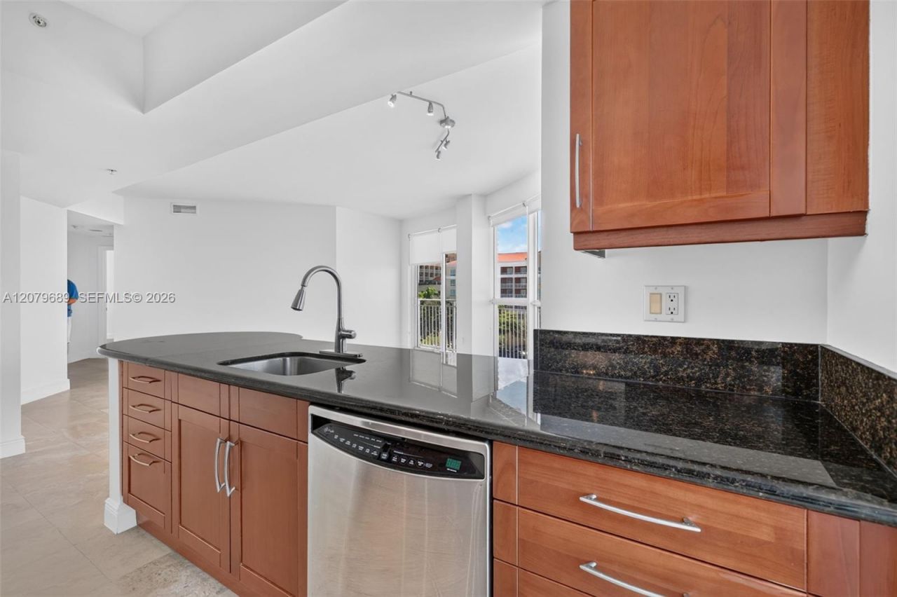 7270 SW 88th St, Unit B403, Miami, FL 33156 Photo