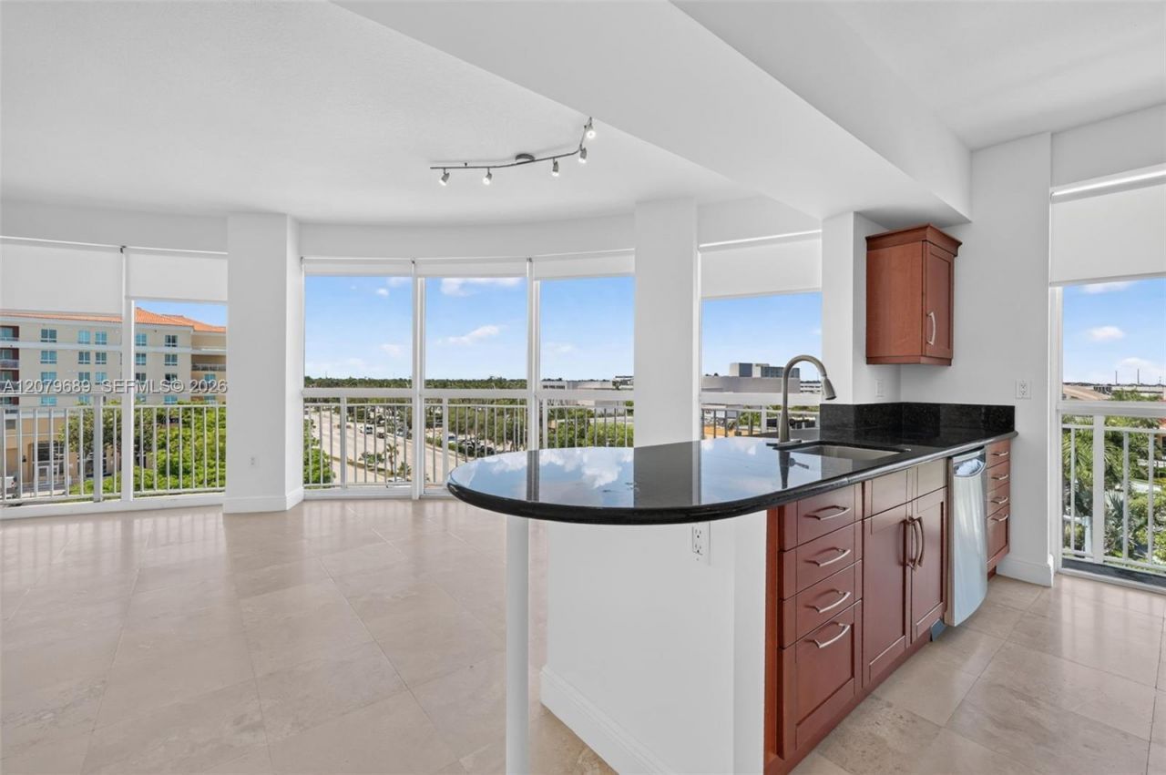 7270 SW 88th St, Unit B403, Miami, FL 33156 Photo